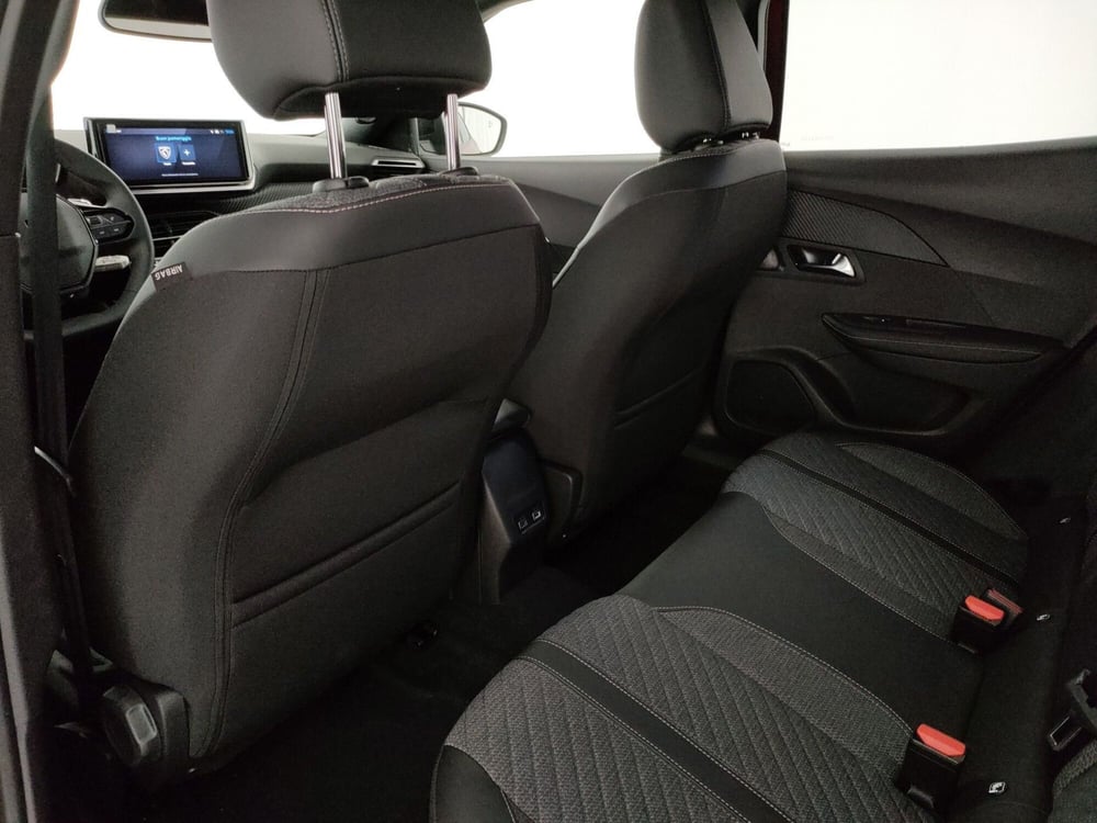 Peugeot 2008 nuova a Caserta (18)