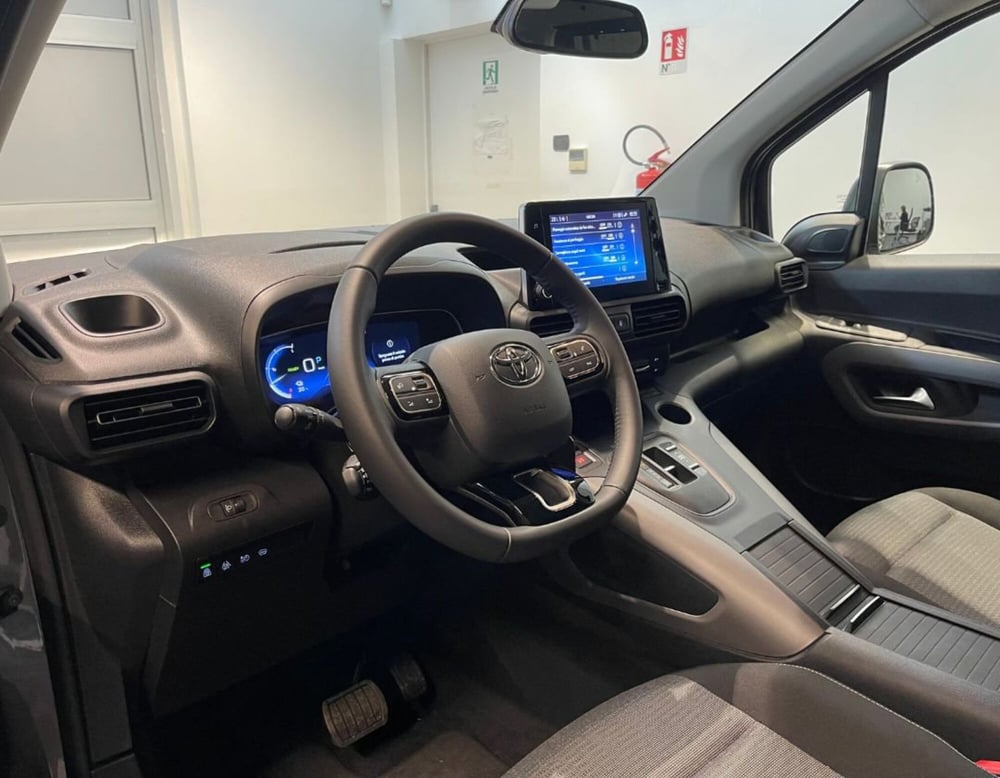 Toyota Proace City Verso Electric nuova a Ferrara (12)