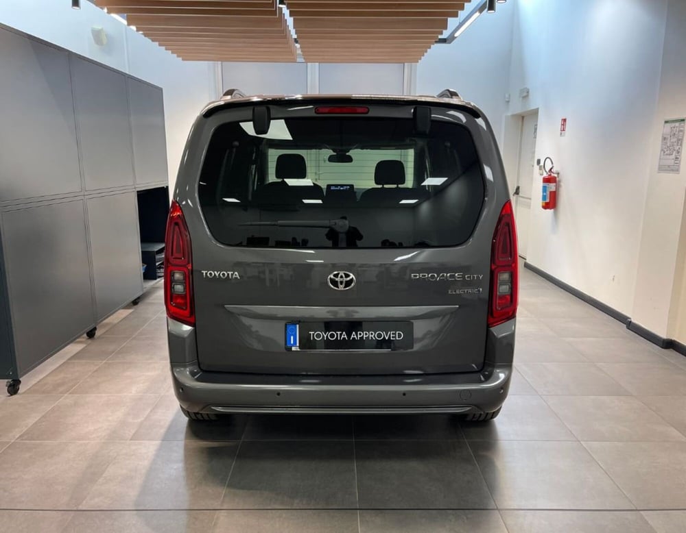 Toyota Proace City Verso Electric nuova a Ferrara (3)