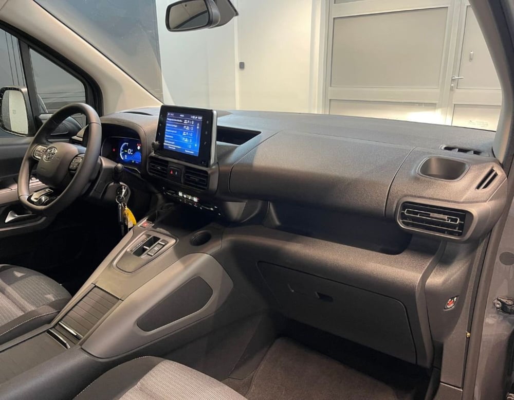 Toyota Proace City Verso Electric nuova a Ferrara (5)