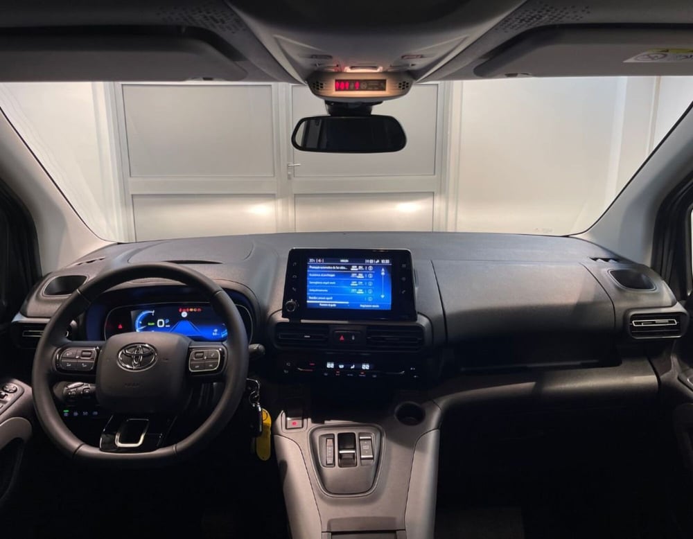 Toyota Proace City Verso Electric nuova a Ferrara (8)