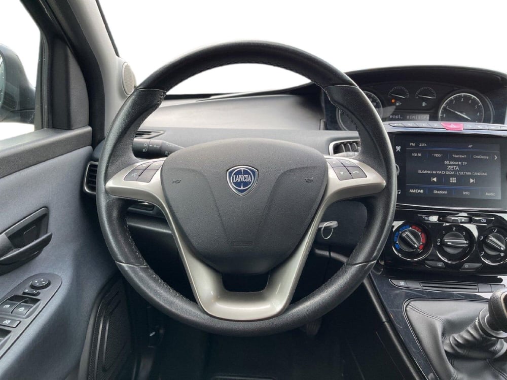 Lancia Ypsilon usata a Torino (12)
