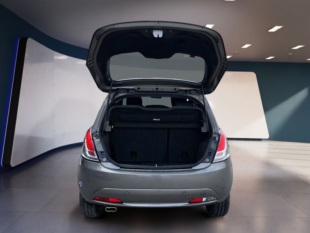 Lancia Ypsilon usata a Torino (7)