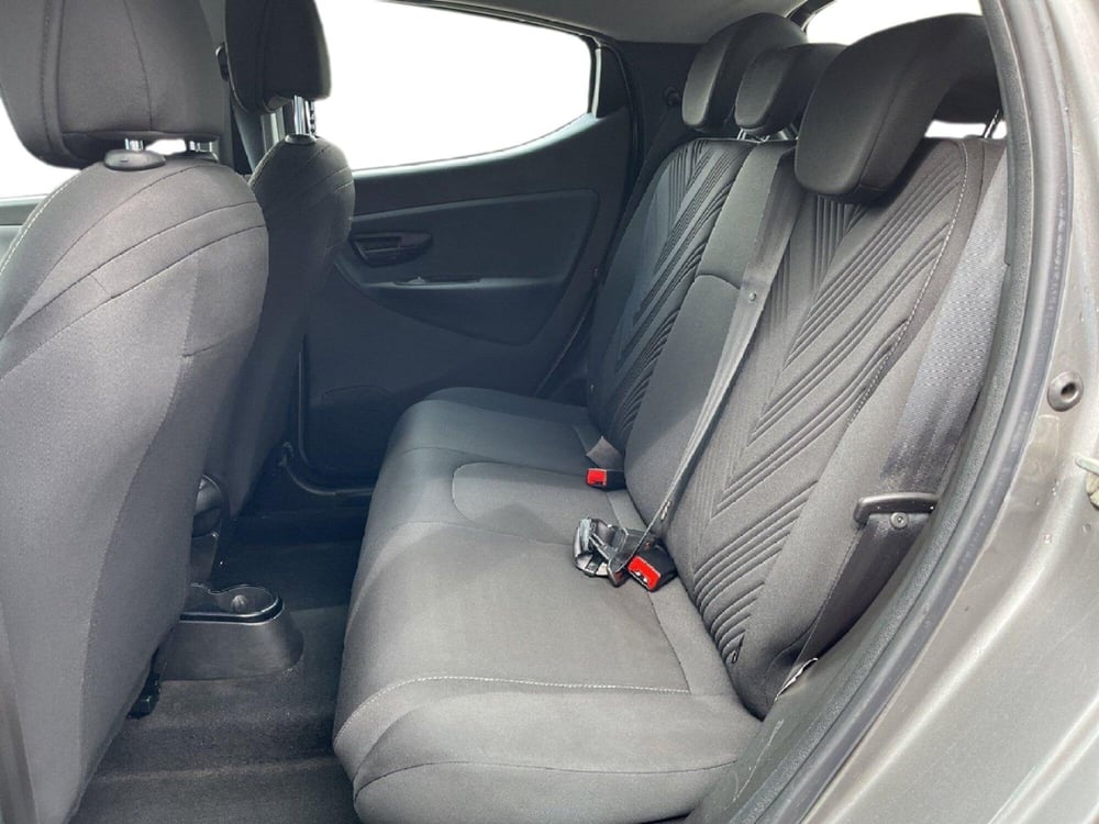 Lancia Ypsilon usata a Torino (9)