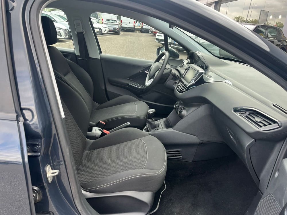 Peugeot 208 usata a Milano (12)
