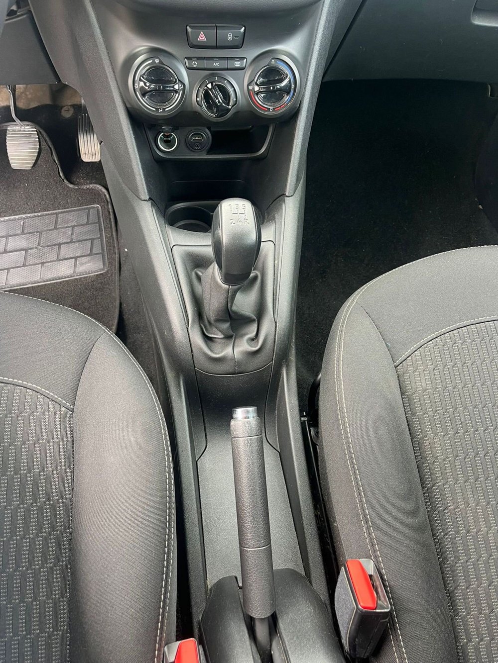 Peugeot 208 usata a Milano (17)