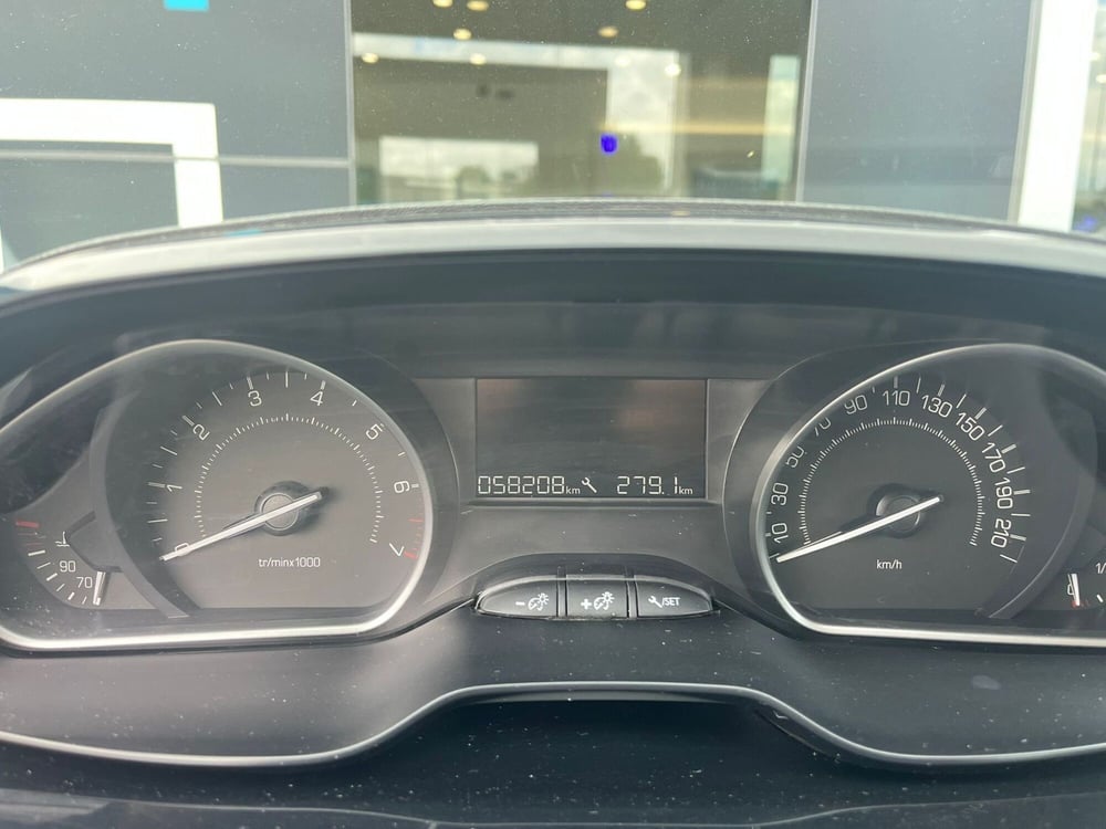 Peugeot 208 usata a Milano (19)