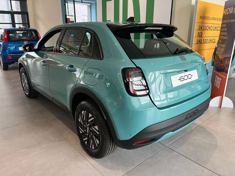 Fiat 600 nuova a Milano (6)