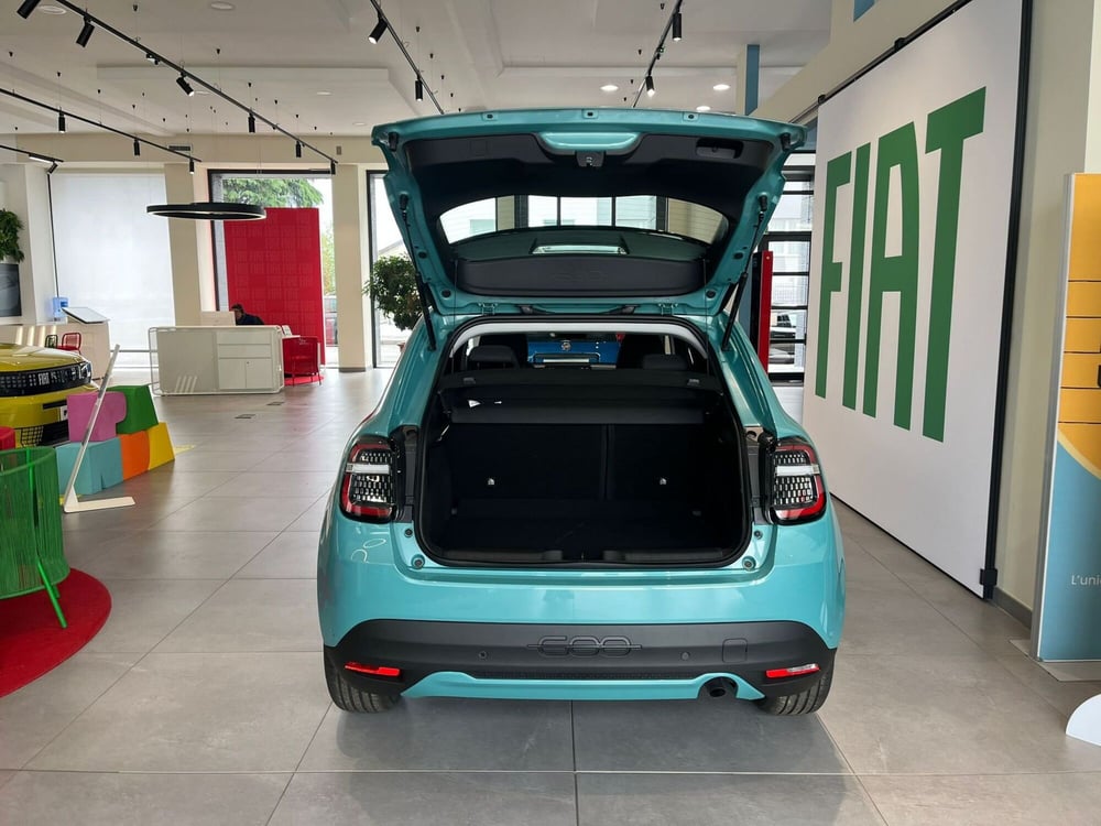 Fiat 600 nuova a Milano (9)