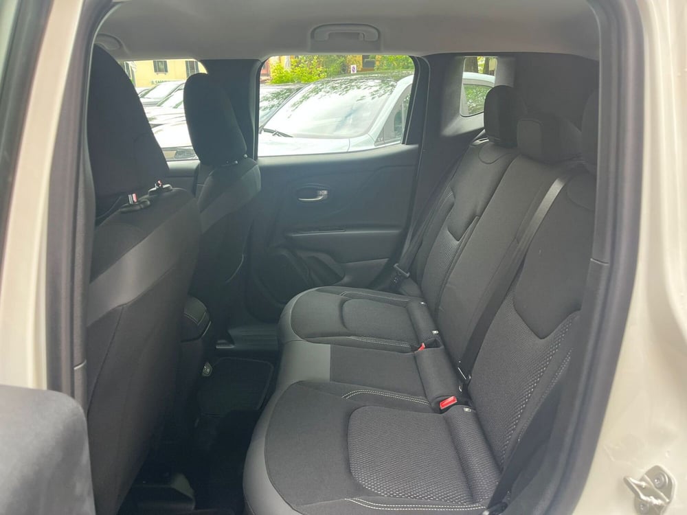 Jeep Renegade nuova a Milano (12)