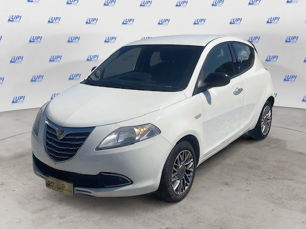 Lancia Ypsilon usata a Firenze