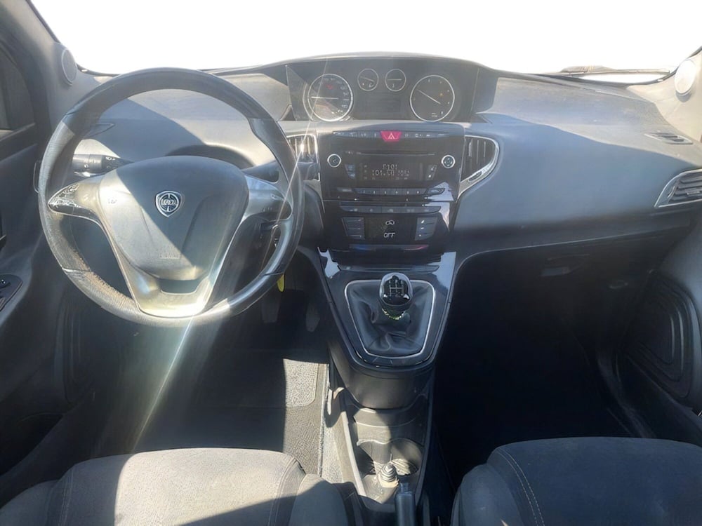 Lancia Ypsilon usata a Firenze (12)