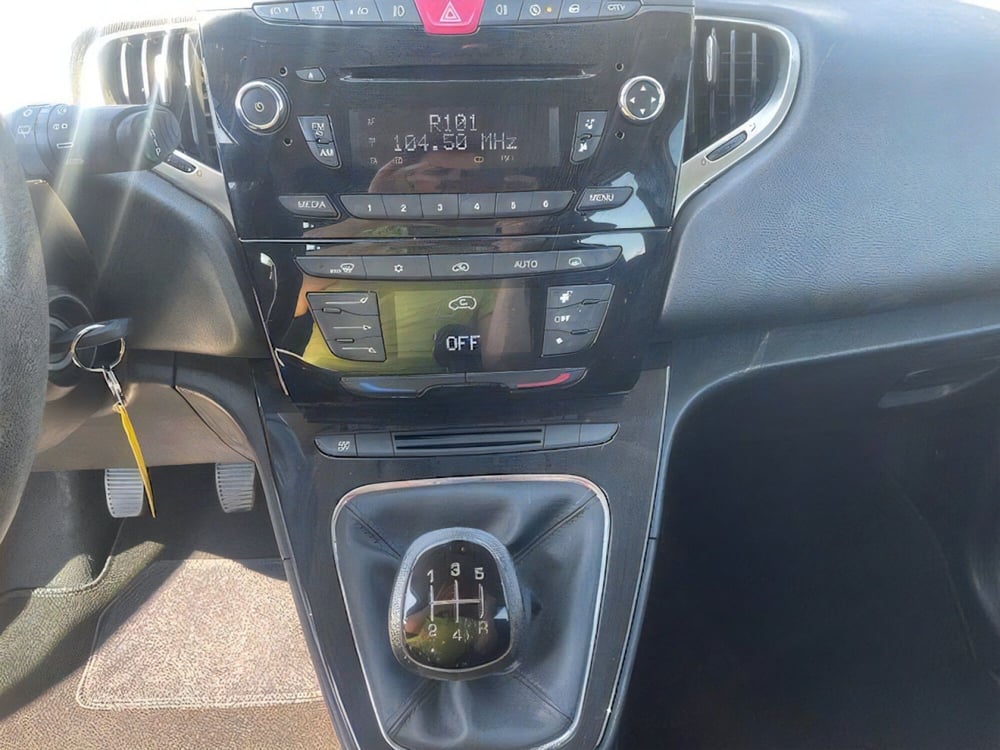 Lancia Ypsilon usata a Firenze (13)