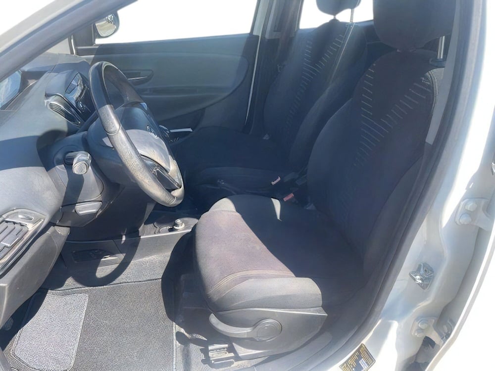 Lancia Ypsilon usata a Firenze (9)