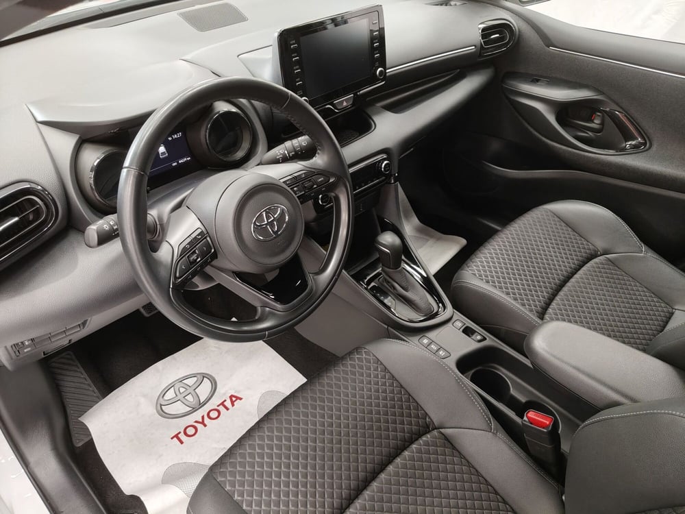 Toyota Yaris usata a Roma (12)