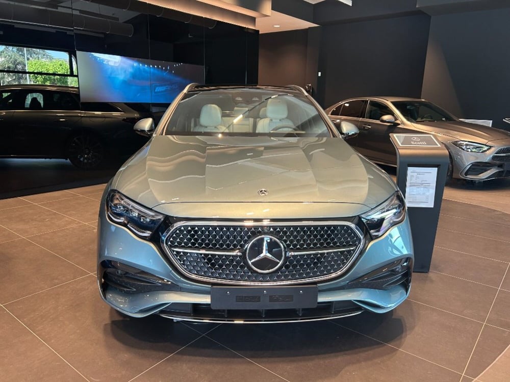 Mercedes-Benz Classe E Station Wagon nuova a Siena (2)