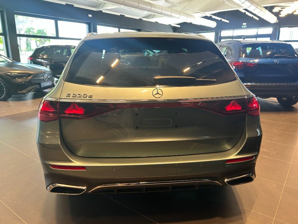 Mercedes-Benz Classe E Station Wagon nuova a Siena (6)