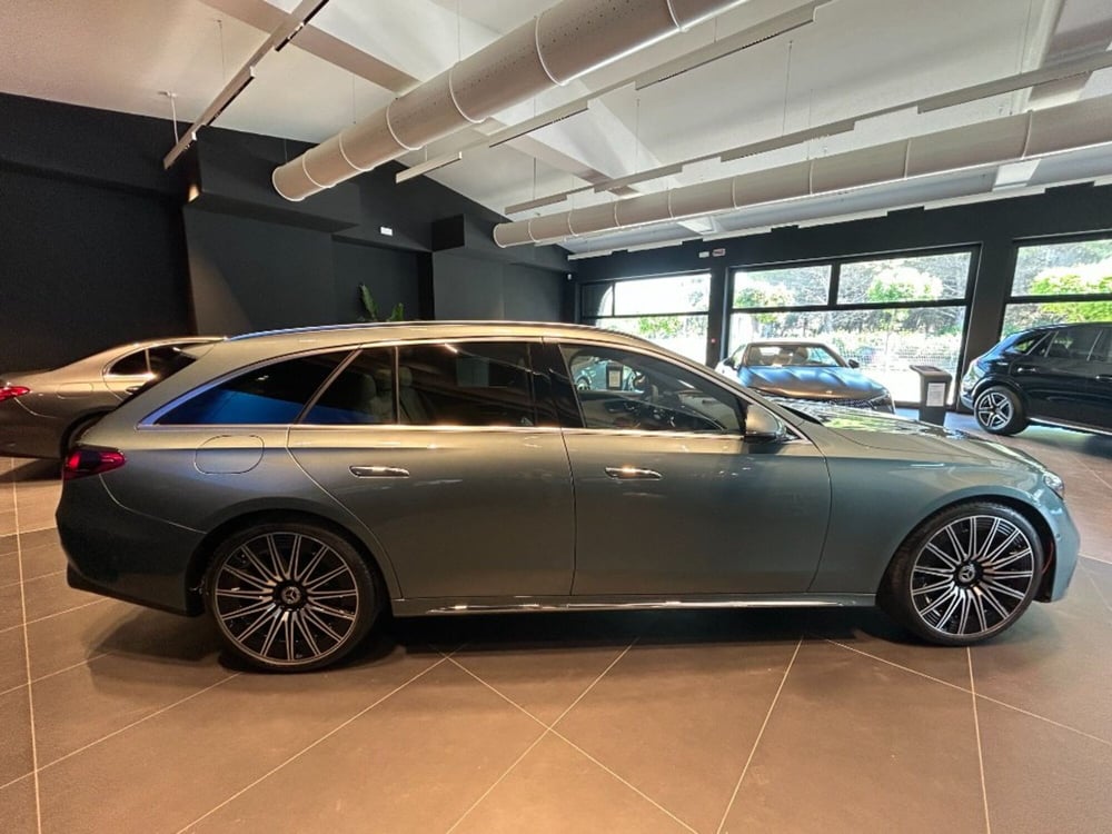 Mercedes-Benz Classe E Station Wagon nuova a Siena (7)