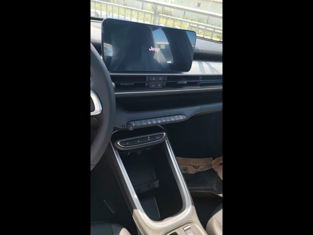 Jeep Avenger nuova a Siena (10)
