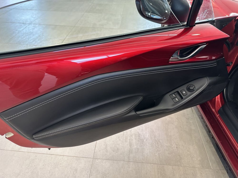 Mazda MX-5 usata a Latina (9)