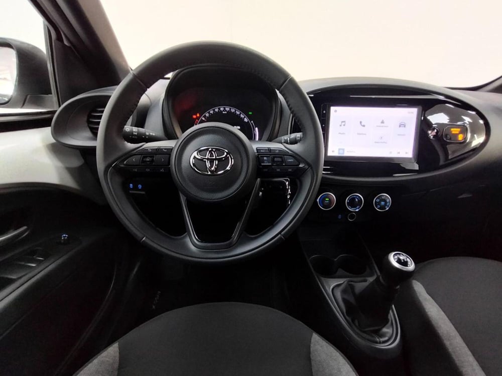 Toyota Aygo X usata a Como (10)