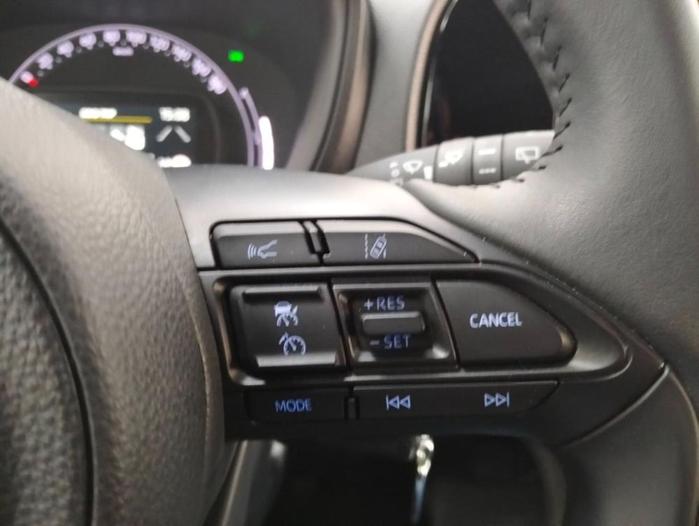 Toyota Aygo X usata a Como (11)