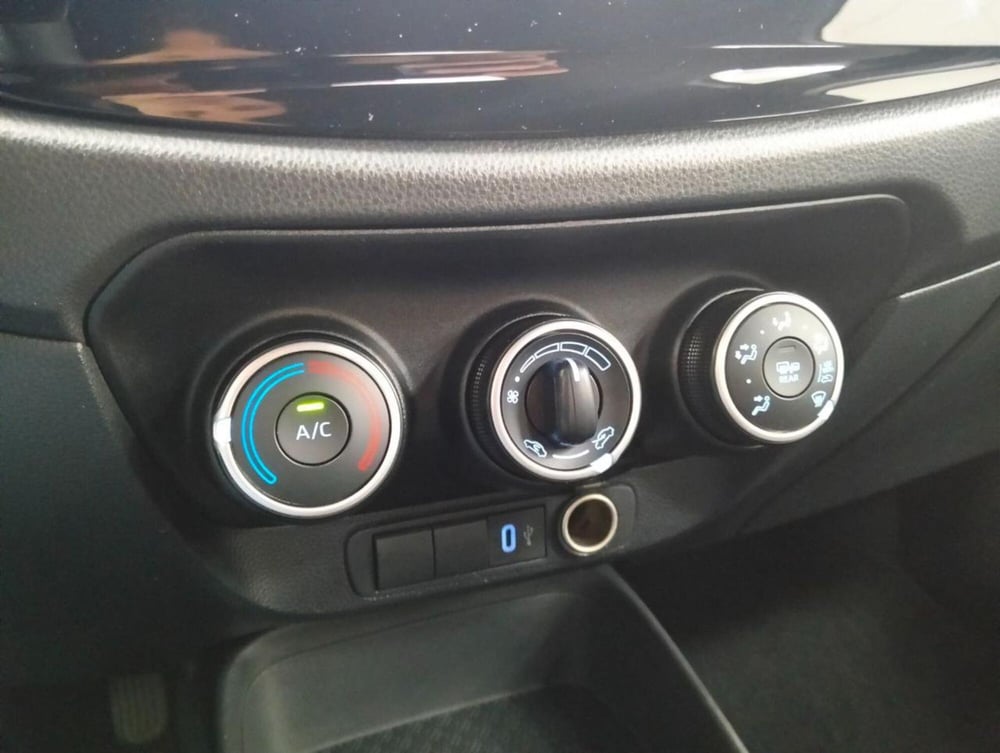 Toyota Aygo X usata a Como (17)