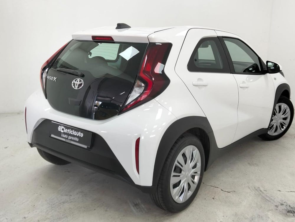 Toyota Aygo X usata a Como (2)