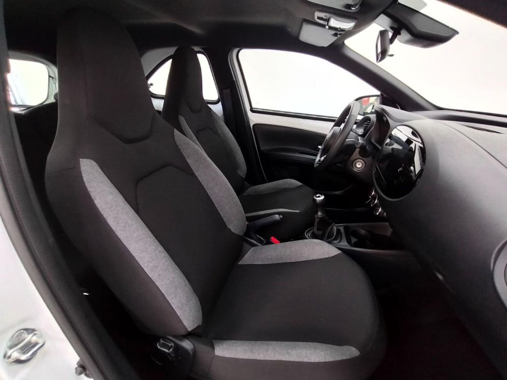 Toyota Aygo X usata a Como (3)