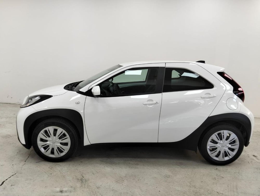 Toyota Aygo X usata a Como (8)
