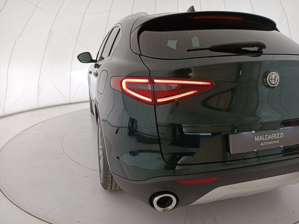 Alfa Romeo Stelvio usata a Lecce (11)