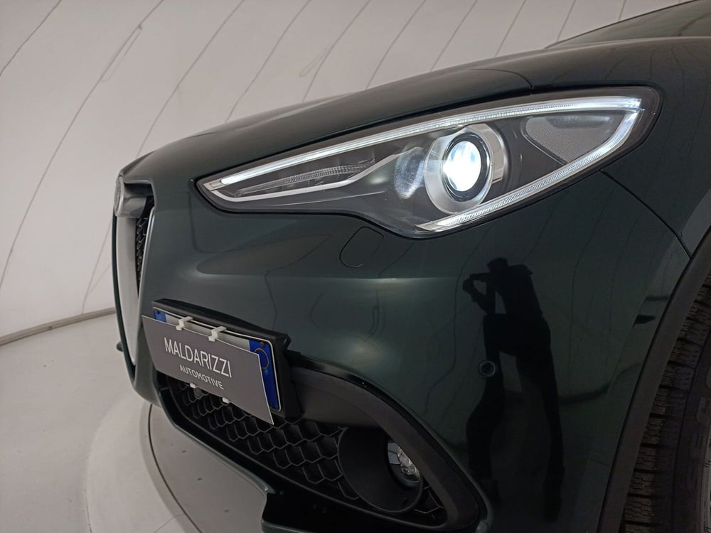 Alfa Romeo Stelvio usata a Lecce (12)