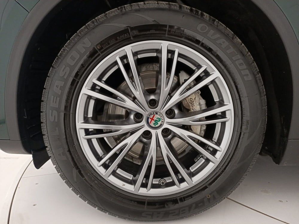 Alfa Romeo Stelvio usata a Lecce (13)
