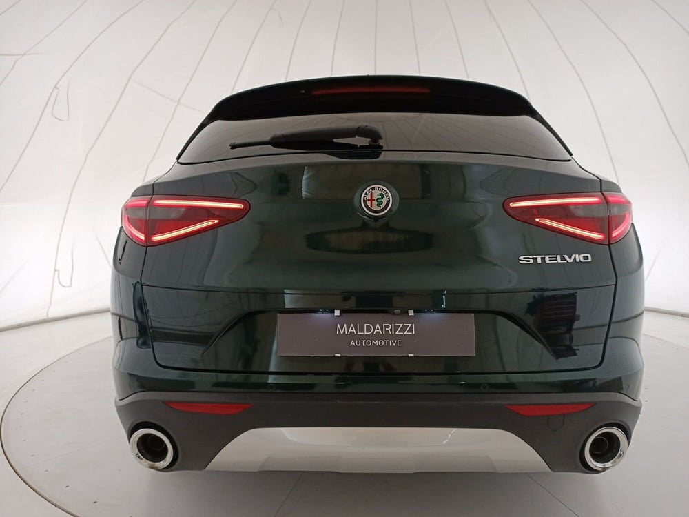 Alfa Romeo Stelvio usata a Lecce (14)