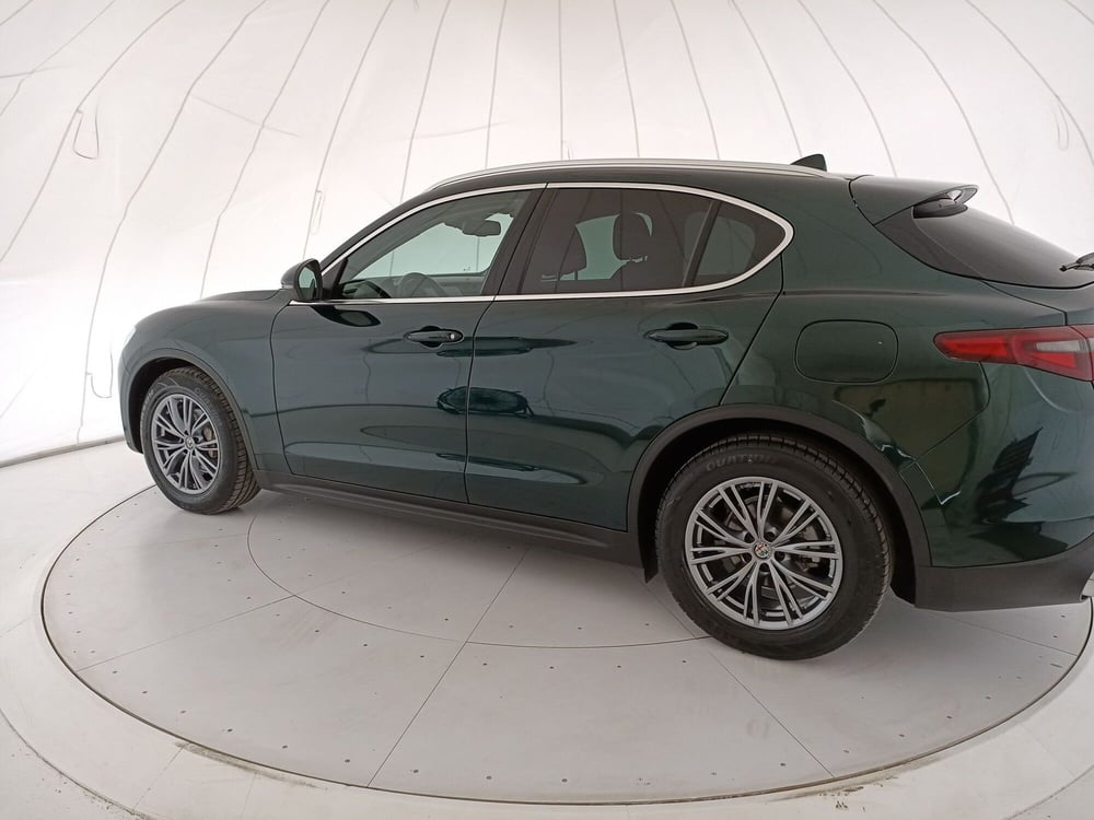 Alfa Romeo Stelvio usata a Lecce (3)