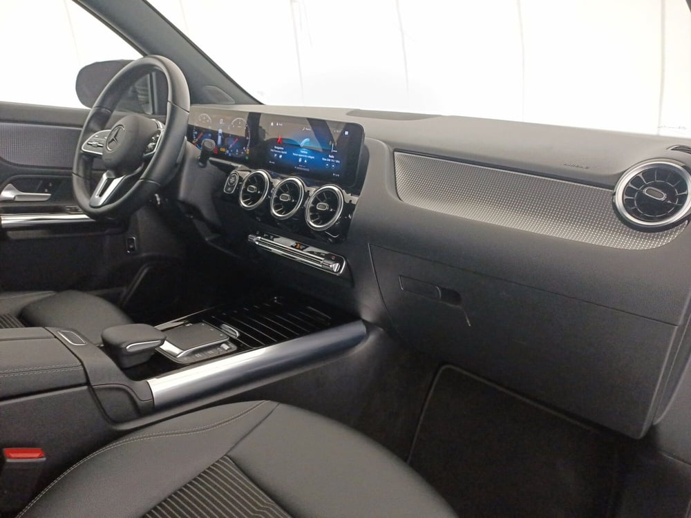 Mercedes-Benz GLA SUV usata a Bari (10)