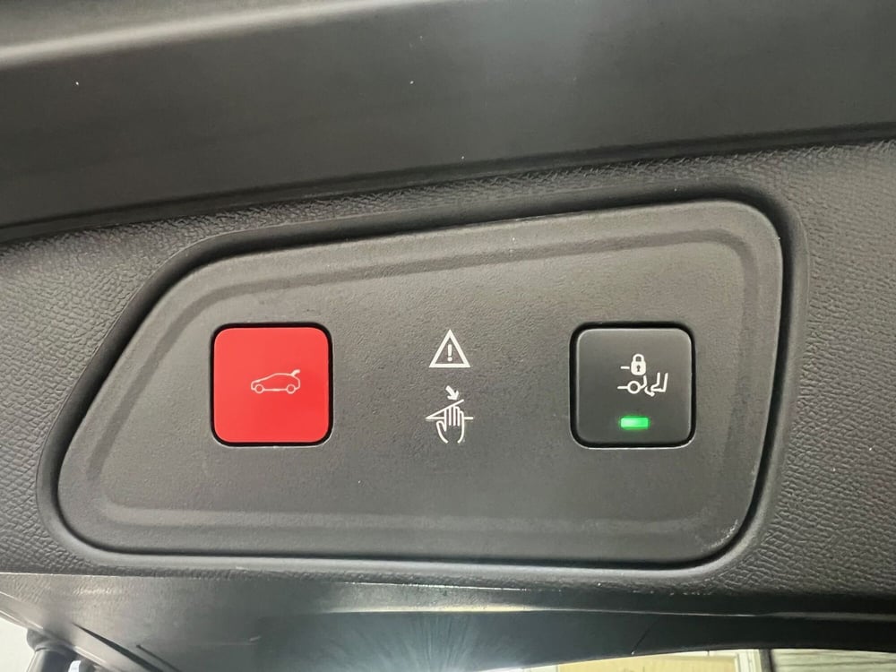 Peugeot 3008 usata a Bari (10)