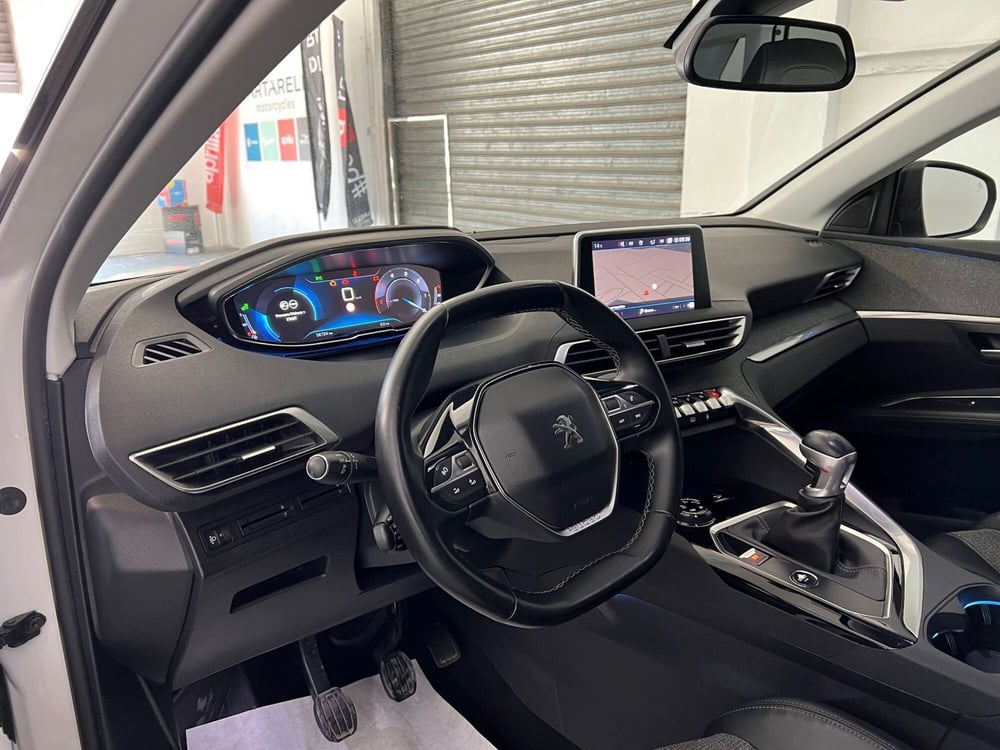Peugeot 3008 usata a Bari (15)