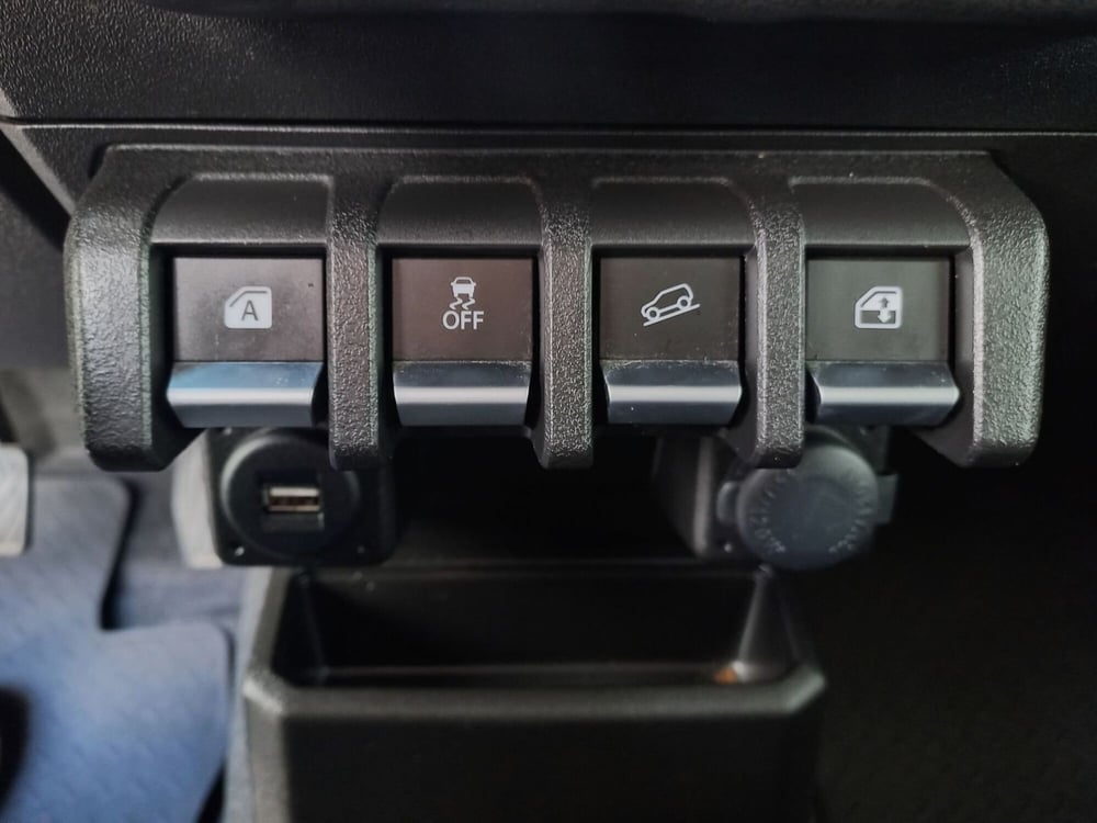 Suzuki Jimny usata a Milano (11)