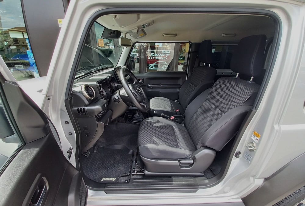 Suzuki Jimny usata a Milano (6)