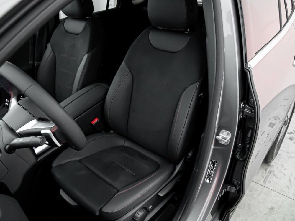 Mercedes-Benz GLA SUV nuova a Macerata (13)