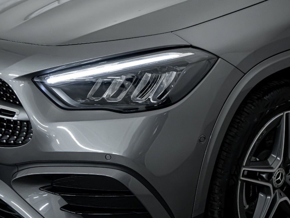 Mercedes-Benz GLA SUV nuova a Macerata (3)