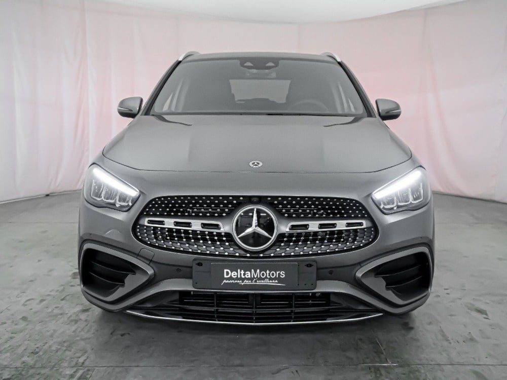 Mercedes-Benz GLA SUV nuova a Macerata (4)