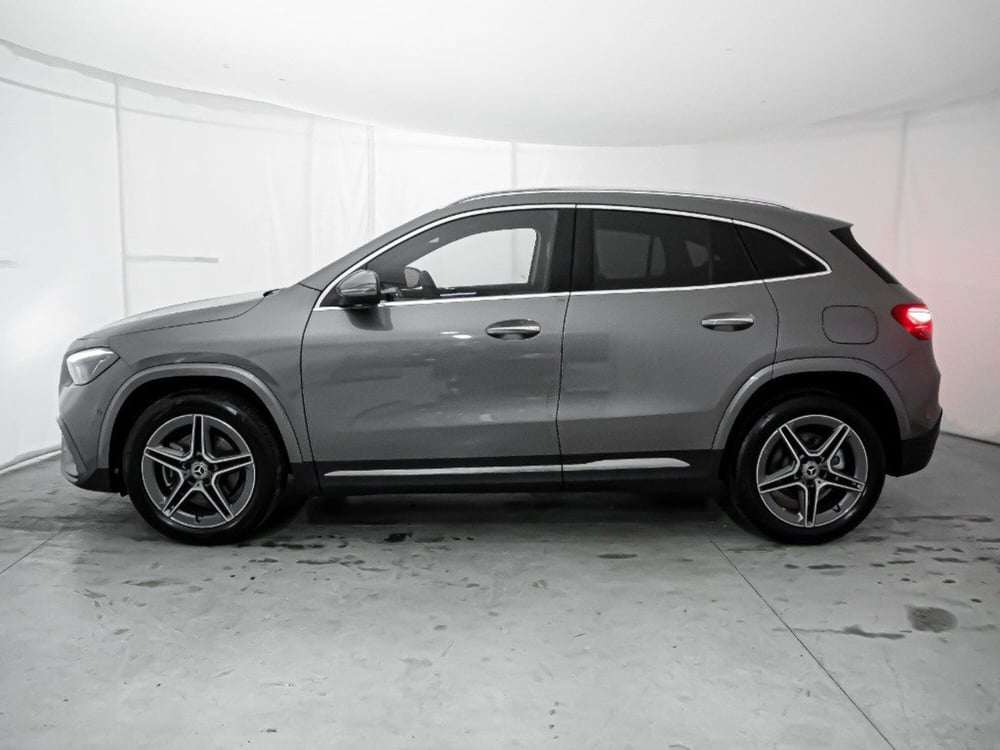 Mercedes-Benz GLA SUV nuova a Macerata (6)