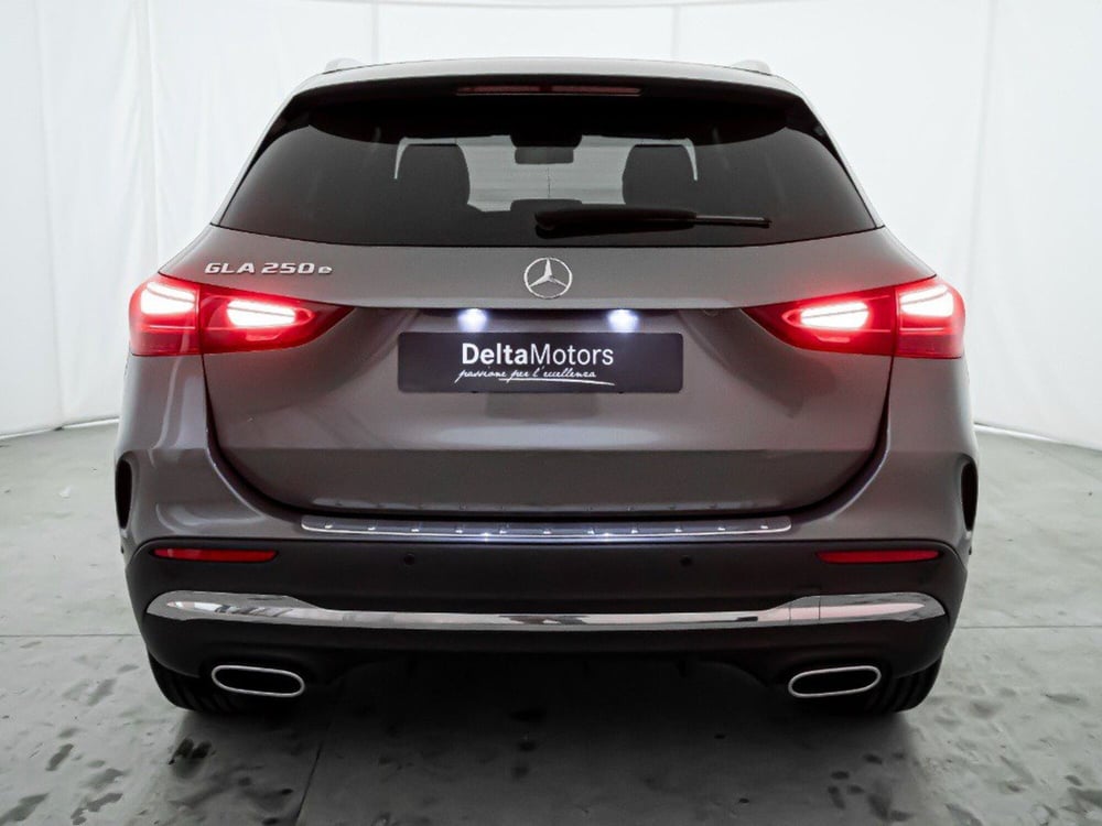 Mercedes-Benz GLA SUV nuova a Macerata (8)