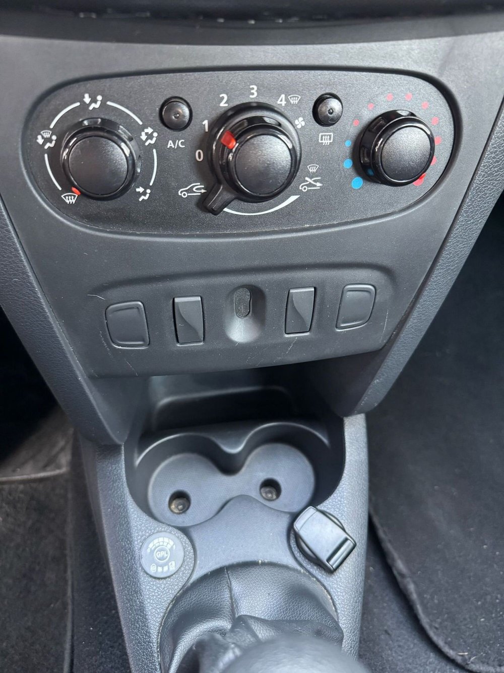 Dacia Sandero usata a Torino (11)