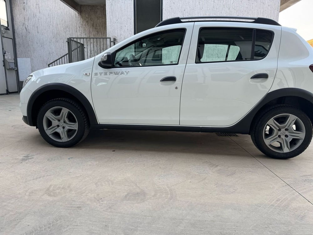 Dacia Sandero usata a Torino (7)