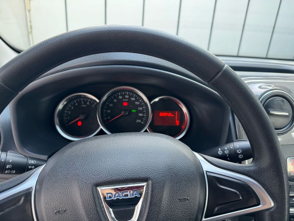 Dacia Sandero usata a Torino (9)