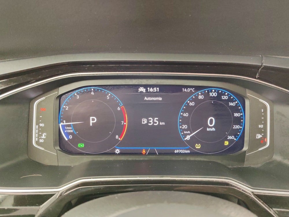 Volkswagen Polo usata a Massa-Carrara (13)