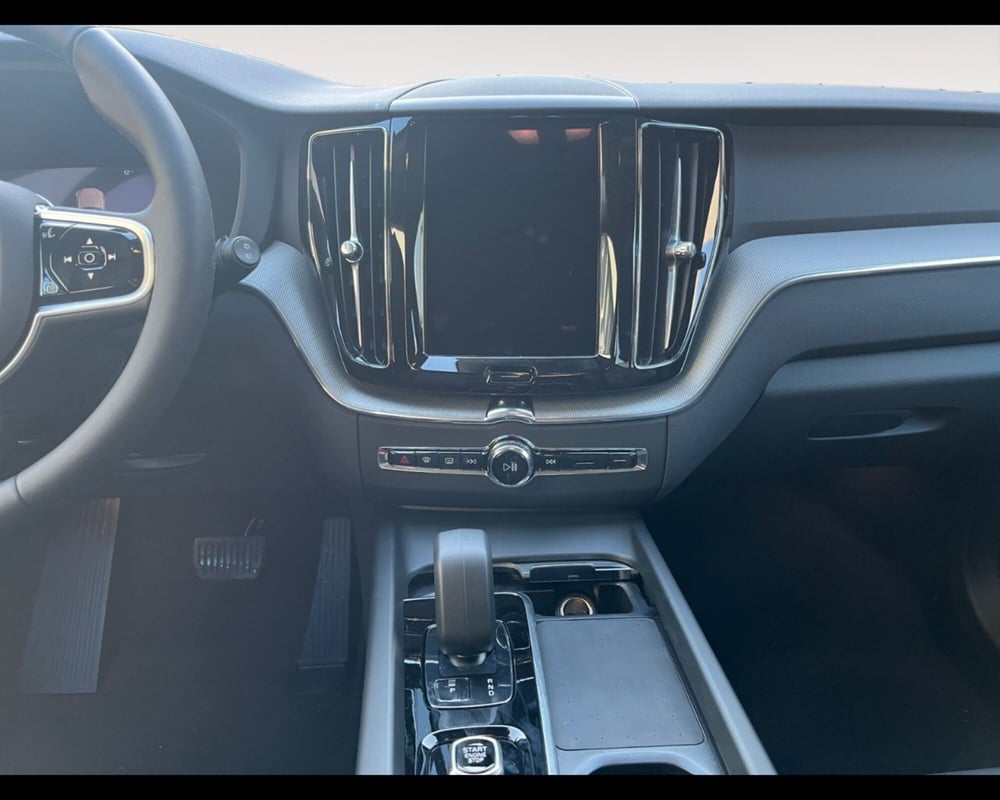 Volvo XC60 nuova a Bologna (13)